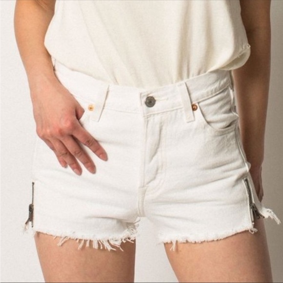 Levi’s 501 Altered Zip White Jean Shorts - Picture 1 of 8